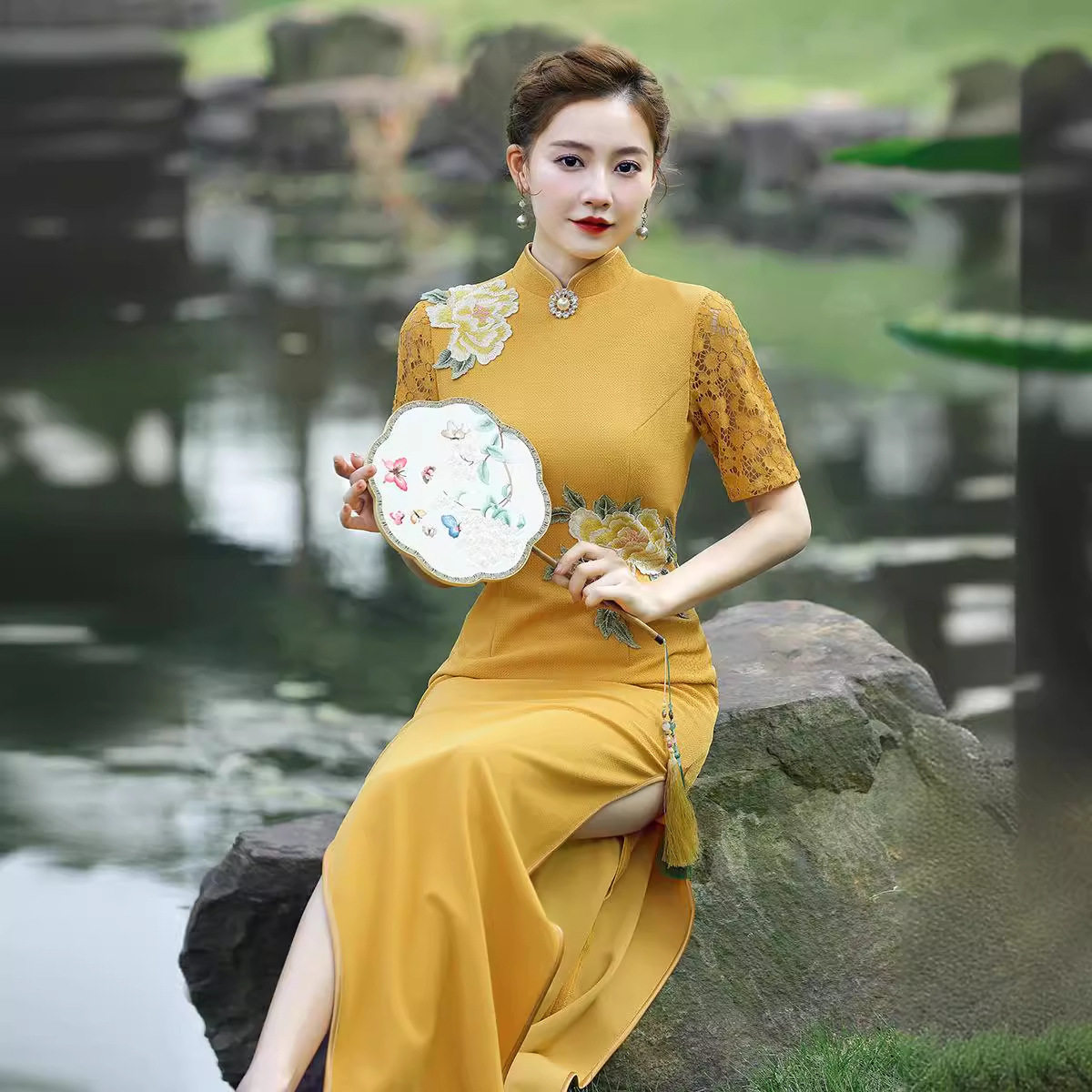 走秀旗袍2026春季新款复古中老年网袖女装大合唱演出服长款连衣裙