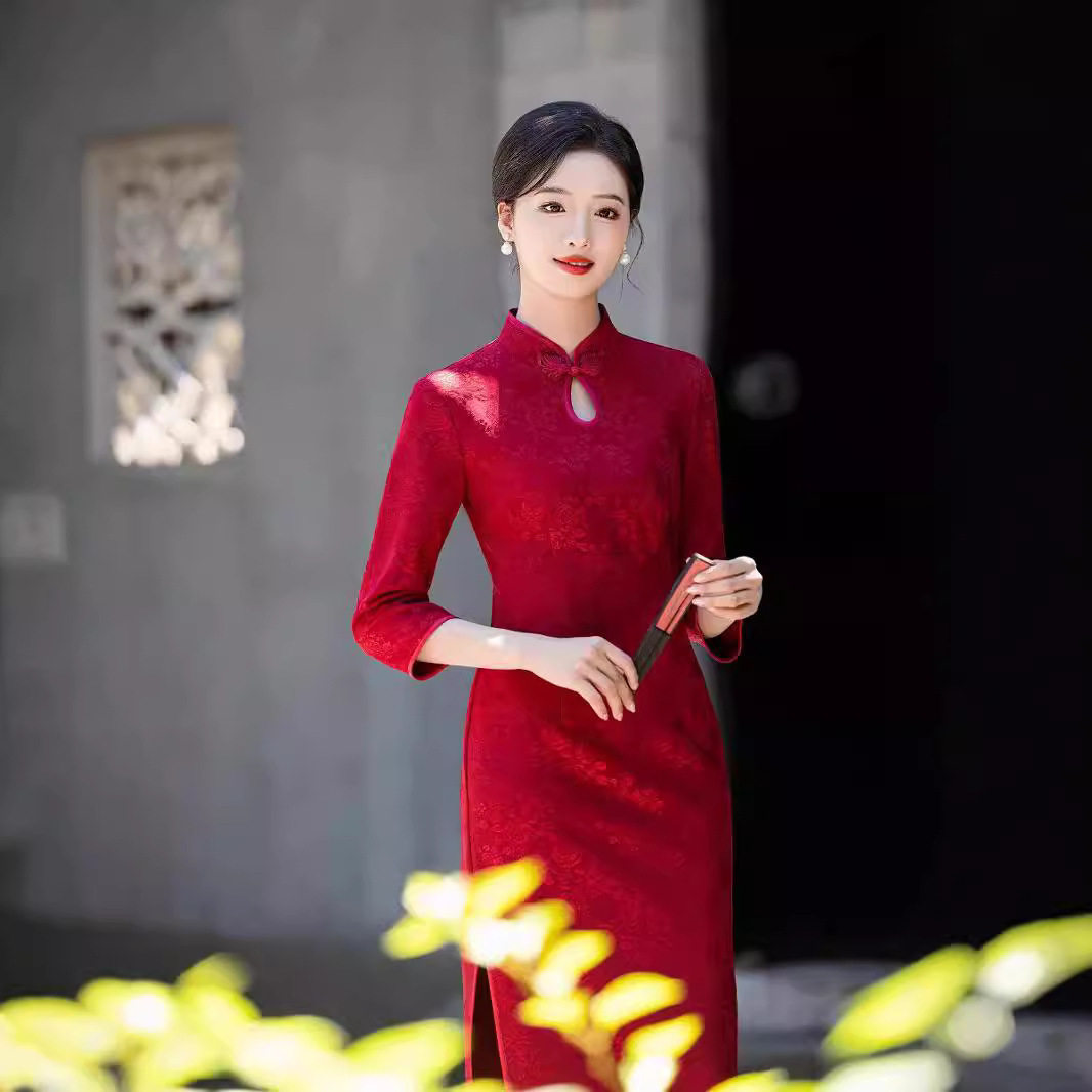 高档红色旗袍连衣裙婚宴婆婆旗袍2026新款针织提花妈妈气质婚礼女
