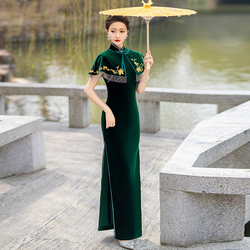 丝绒披肩2026新款金丝绒旗袍连衣裙年轻复古改良修身披肩礼服民国