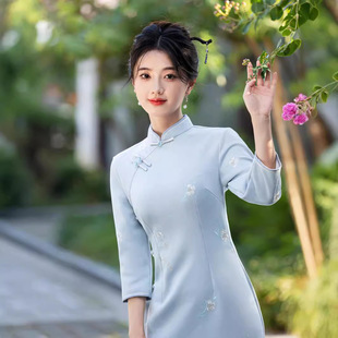 改良旗袍年轻款高端气质连衣裙2026新款秋冬长袖蓝色新中式女绝美