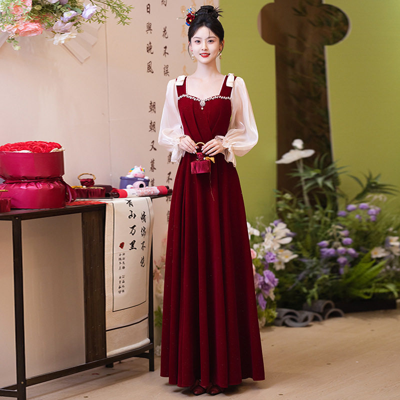 大码敬酒服新娘2026新款结婚答谢宴红色丝绒订婚礼裙女纱袖长袖