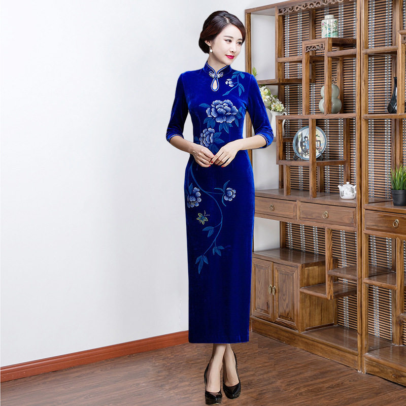 2026春款改良金丝绒旗袍复古手绘优雅修身连衣裙中老年妈妈装长款