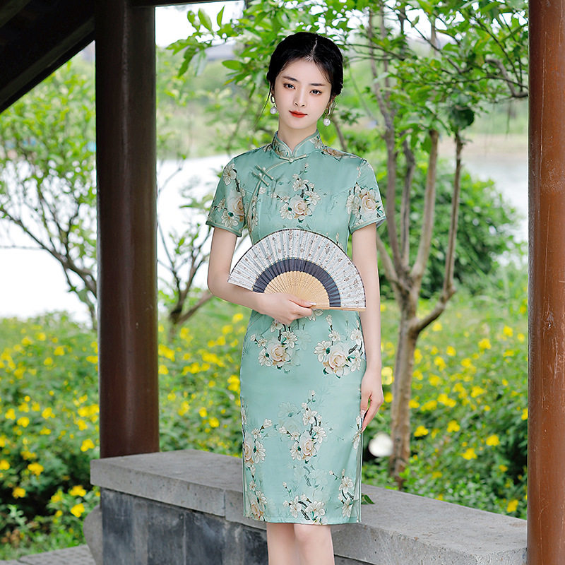2026夏新款绿色立领雪纺旗袍改良款提花少女复古修身连衣裙中国风
