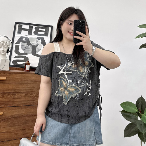 宛宛家单肩露肩T恤立体蝴蝶