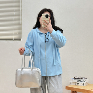 宛宛大码短款长袖连帽卫衣2026秋季新款女装胖mm气质显瘦减龄外套