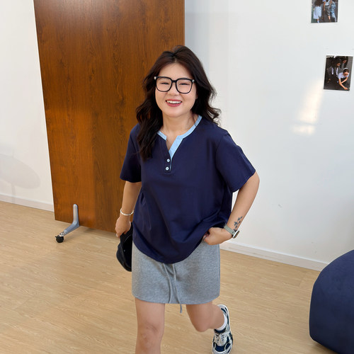 宛宛大码休闲撞色正肩短袖T恤女夏季新款胖mm收腰显瘦设计感上衣
