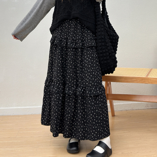胖mm遮跨显瘦蛋糕百搭a字伞裙 新款 宛宛大码 黑色碎花半身裙春秋季