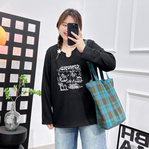 宛宛小熊卡通磨毛打底T恤