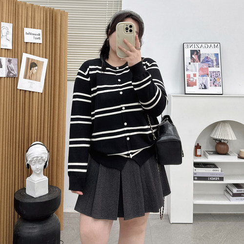 宛宛家条纹针织开衫百搭时尚