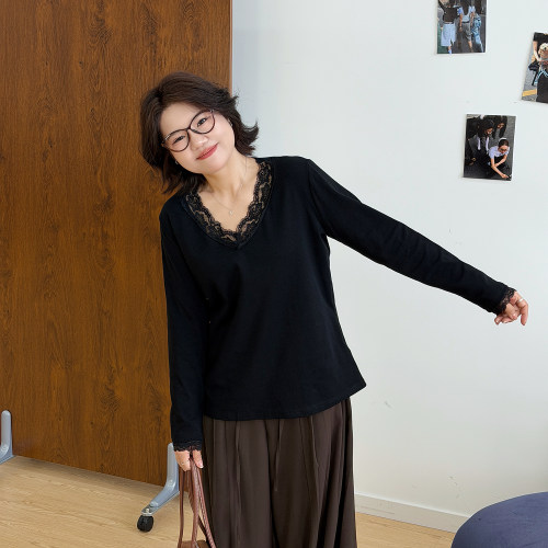 宛宛大码女装白色蕾丝花边V领打底衫秋冬胖mm宽松百搭长袖T恤上衣