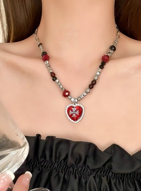 辣妹红色爱心十字架串珠项链女嘻哈小众设计感毛衣链颈链锁骨链