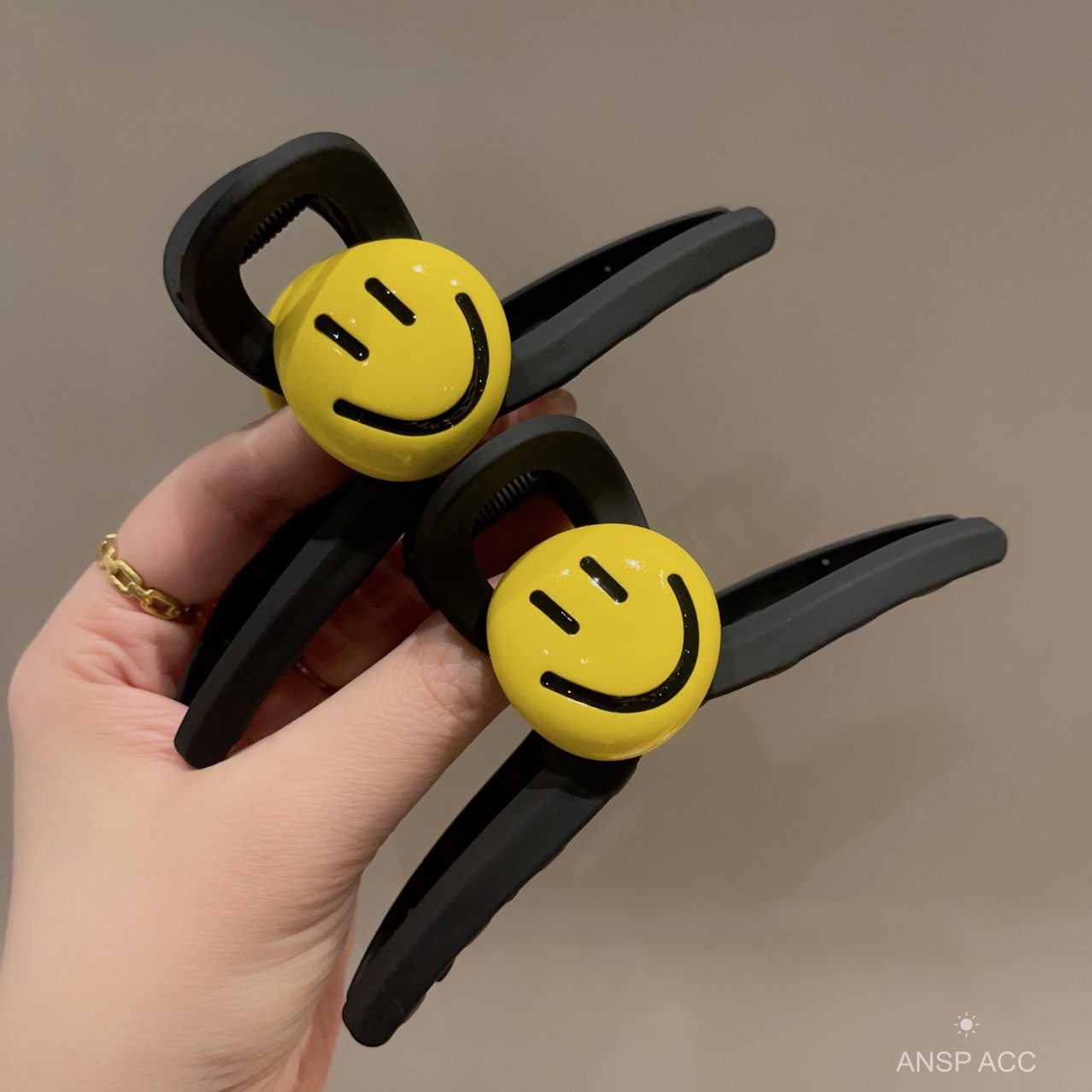 韩国东大门新款黄色笑脸大号抓夹气质可爱盘发鲨鱼夹后脑勺发抓女