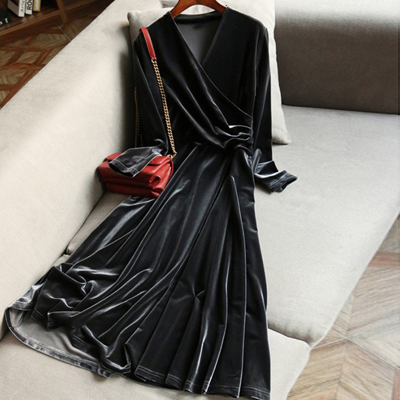 金丝绒连衣裙时尚优雅收腰长款大码打底裙性感V领褶皱A字大摆裙子