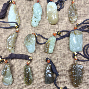 天然新疆和田玉且末糖手工雕刻吊坠挂件保真支持珠宝玉石机构鉴定