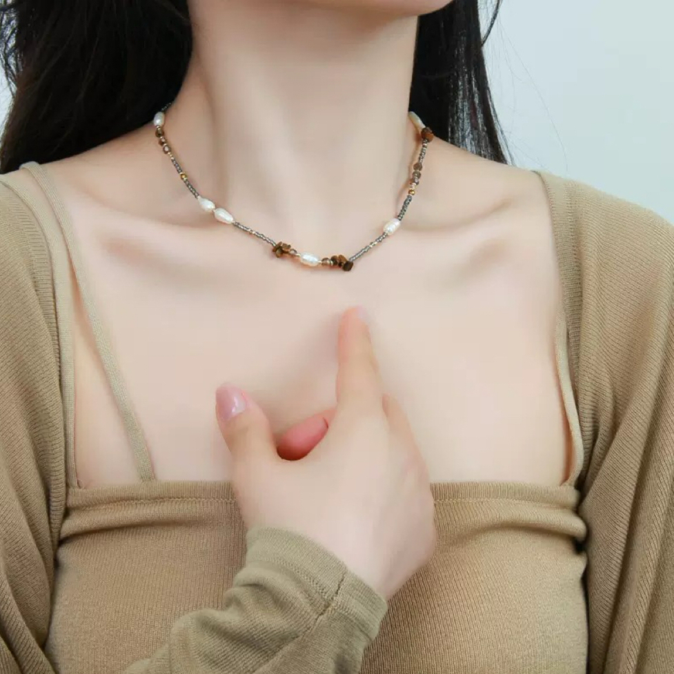 虎眼石碎石珍珠串珠项链气质轻奢复古小众设计美拉德秋冬百搭项链