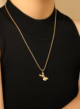 金色兔子吊坠钛钢项链气质轻奢小众设计简约百搭高级感毛衣链