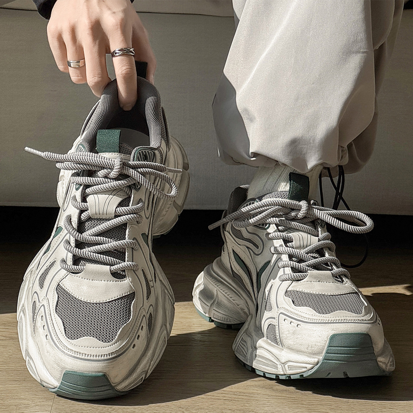 2026新款特大码男鞋46网面透气休闲鞋47加宽加肥48厚底运动跑步鞋