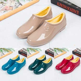 加绒保暖雨鞋女款时尚短筒雨靴轻便外穿防水厨房工作洗车防滑胶鞋