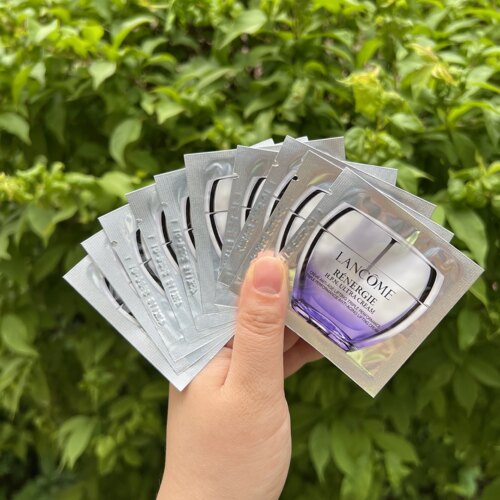 兰蔻百肽塑颜紧致日霜10片