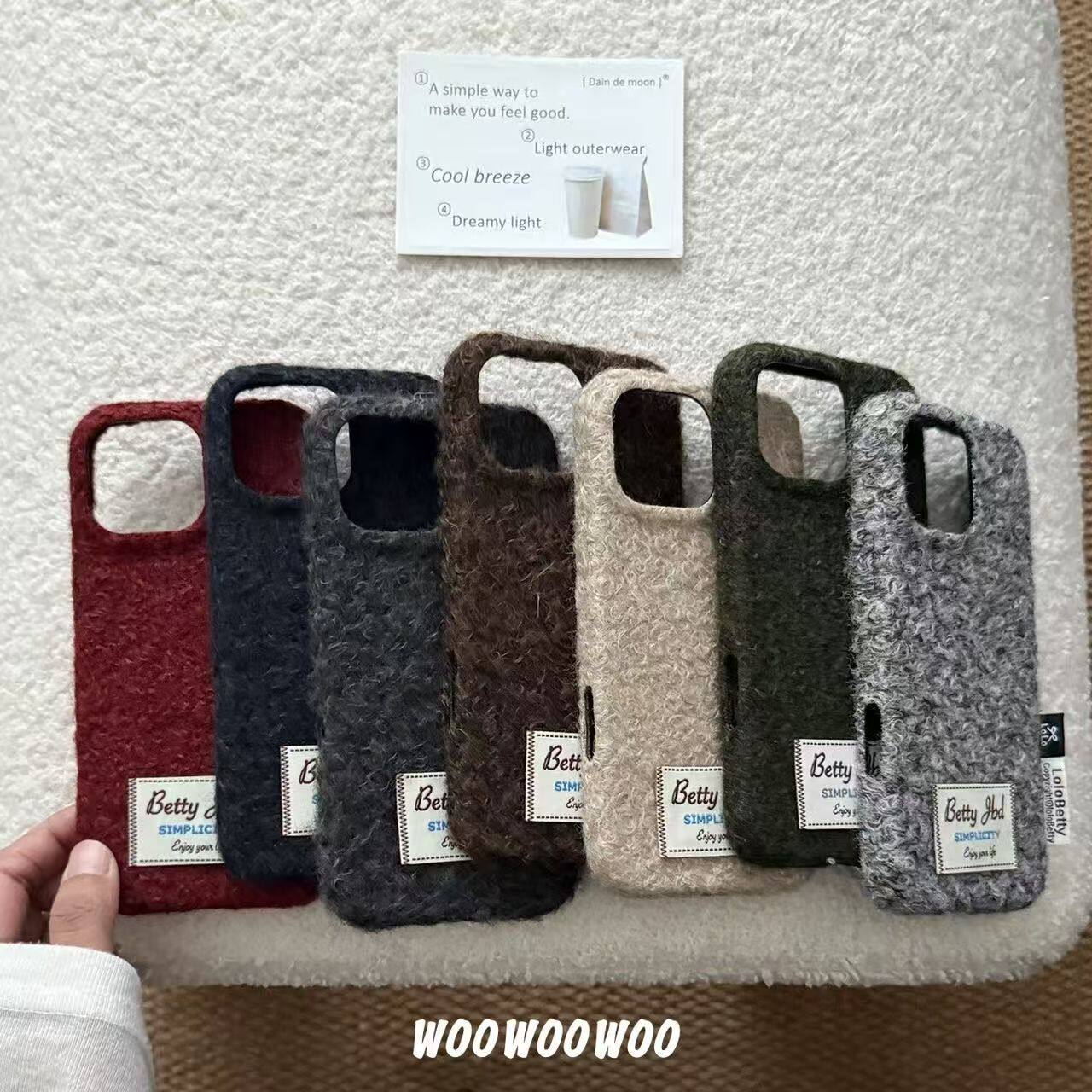 适用于小众ins秋冬毛绒标签iPhone17promax苹果16pro手机壳15简约14/13女