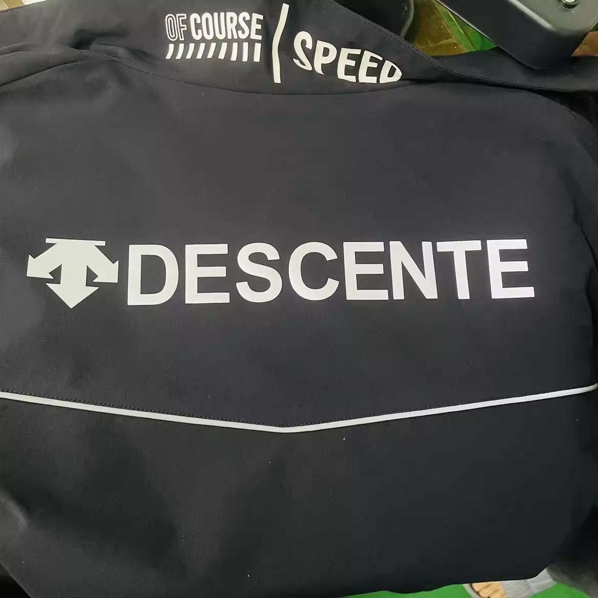 羽绒服后背银色反光标立体硅胶热转印迪桑logo冲锋衣卫衣diy印花