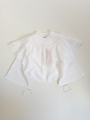 Tèbianco 白茶•爱德华复古风压褶蕾丝披风假两件衬衫～重磅真丝