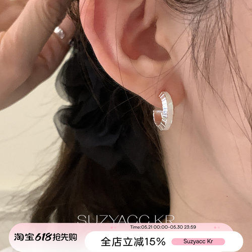suzyacc kr白贝母通勤银色圈圈耳环女清冷感简约小众百搭高级耳饰