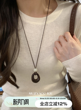 suzyacc kr镂空木质圆形吊坠长项链女复古简约通勤百搭高级毛衣链