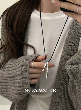 suzyacc kr小众设计极简小鱼吊坠毛衣链百搭甜酷个性高级感长项链