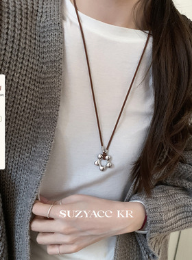 suzyacc kr镂空花瓣麂皮绳毛衣链小众设计高级感锁骨链气质颈链