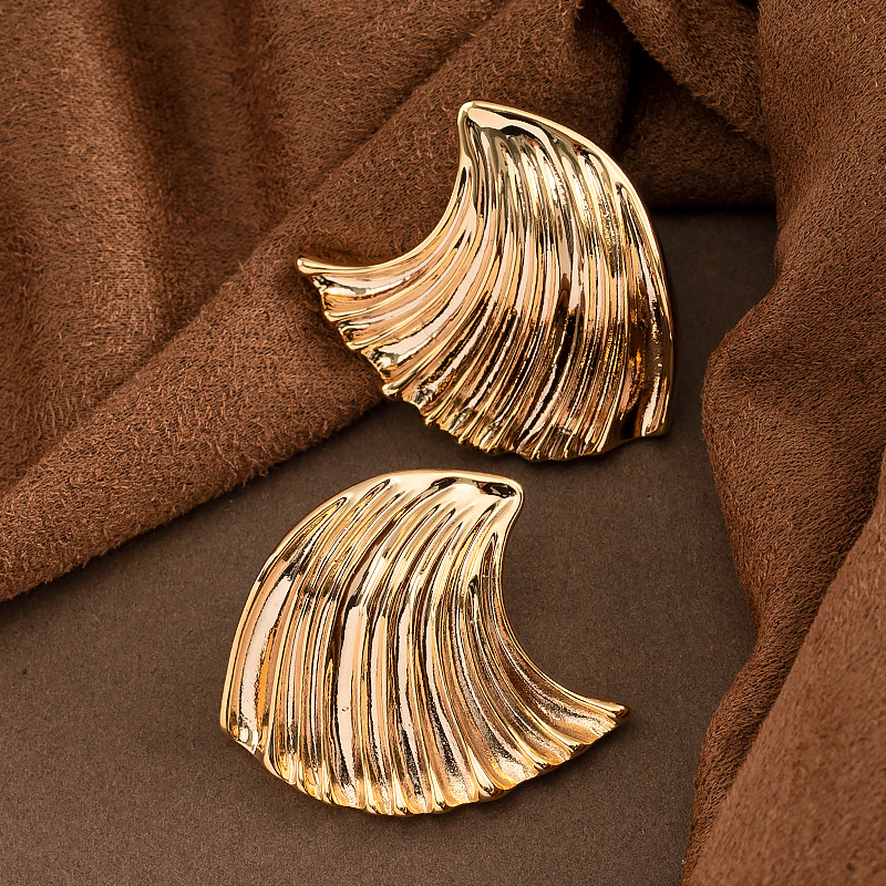 亚马逊跨境时尚夸张个性贝壳纹理耳钉耳环轻奢时髦感银针耳饰