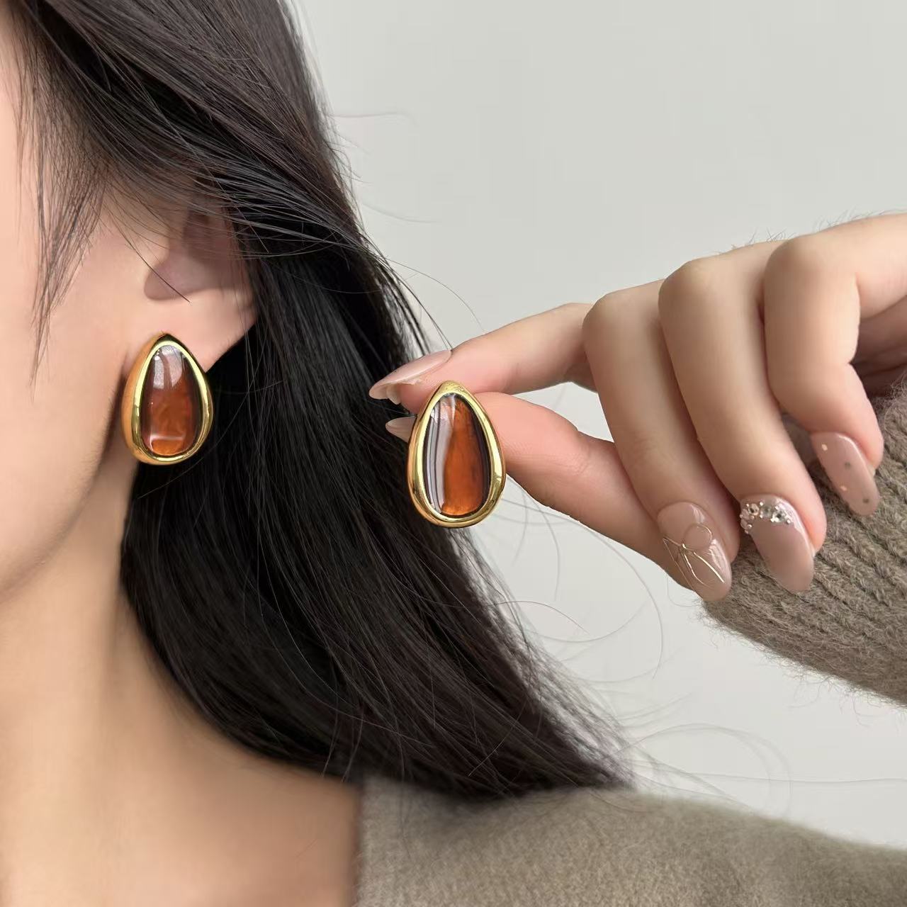 韩式水滴形耳钉耳环轻奢感时尚立体个性极简通勤百搭秋冬耳饰