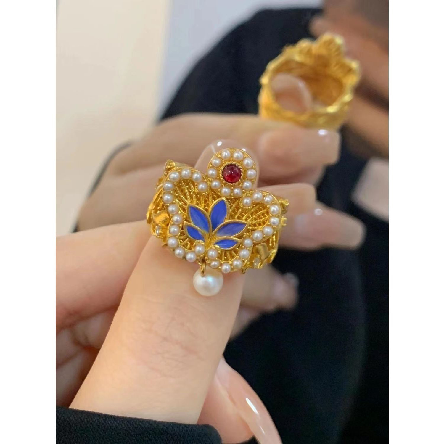 高级感黄金色国潮花丝蝴蝶戒指时尚气质百搭高级食指戒女款