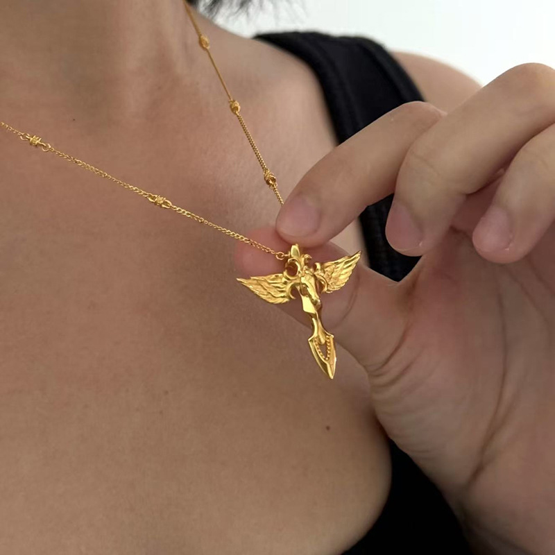 权杖飞马十字鸢尾花项链2026新款生肖马吊坠复古高级感