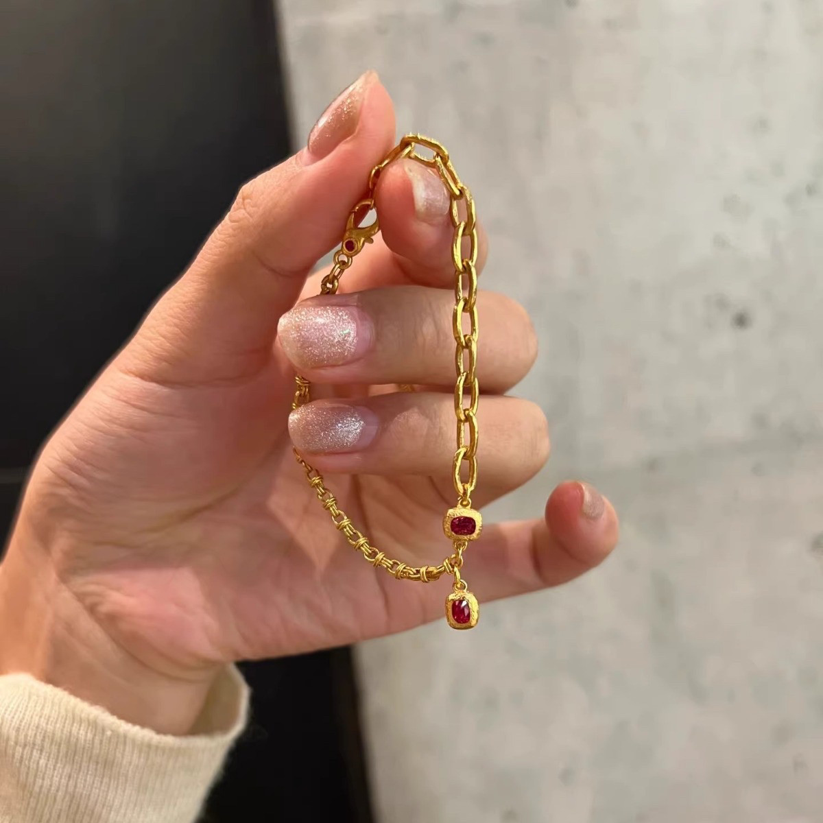 中古时尚百搭烧蓝链手链黄金色红心设计高级感复古百显白气质饰品