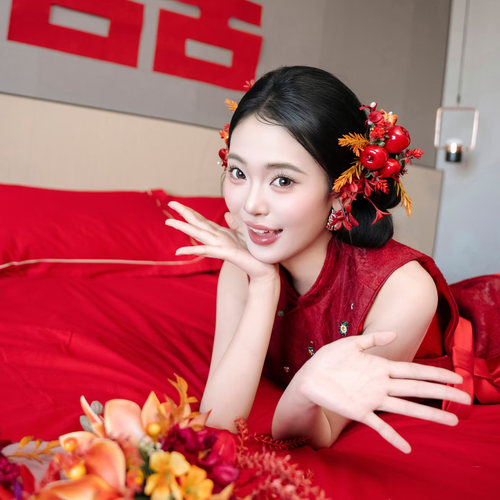 新娘中式古装红色果花发夹