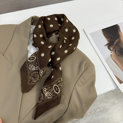 新款洋气围巾韩系柔软复古印花棕色小方巾腰间颈饰丝巾系脖高级感