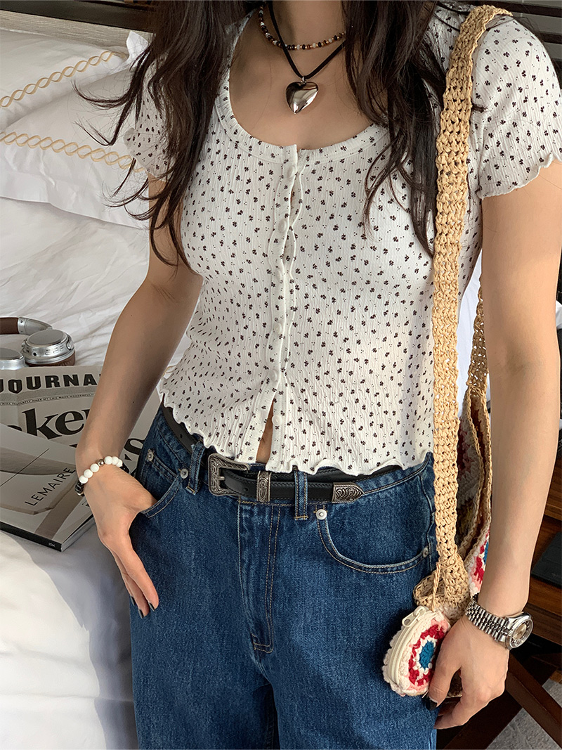 bm风木耳边短款碎花系扣小开衫