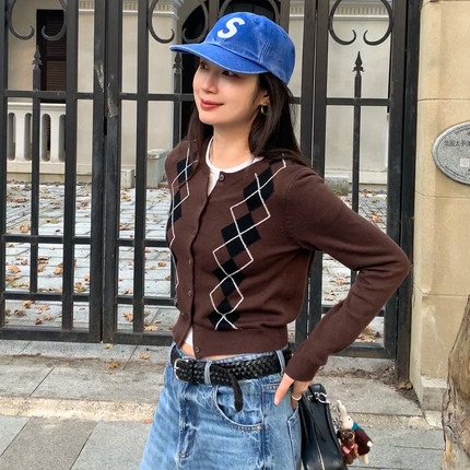 7AM10PM 设计感菱形格针织开衫女 复古咖格子毛衣 小个子开衫外套