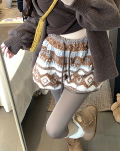 加厚保暖毛绒绒高腰休闲抽绳热裤 女冬季 羊羔毛阔腿短裤 新秋冬短裤
