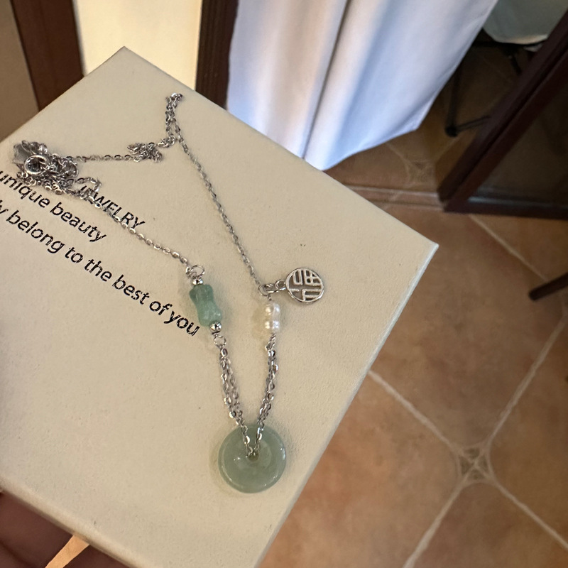 s925纯银湖水绿翡翠平安扣项链 精工圆满镶嵌福豆短款锁骨项链