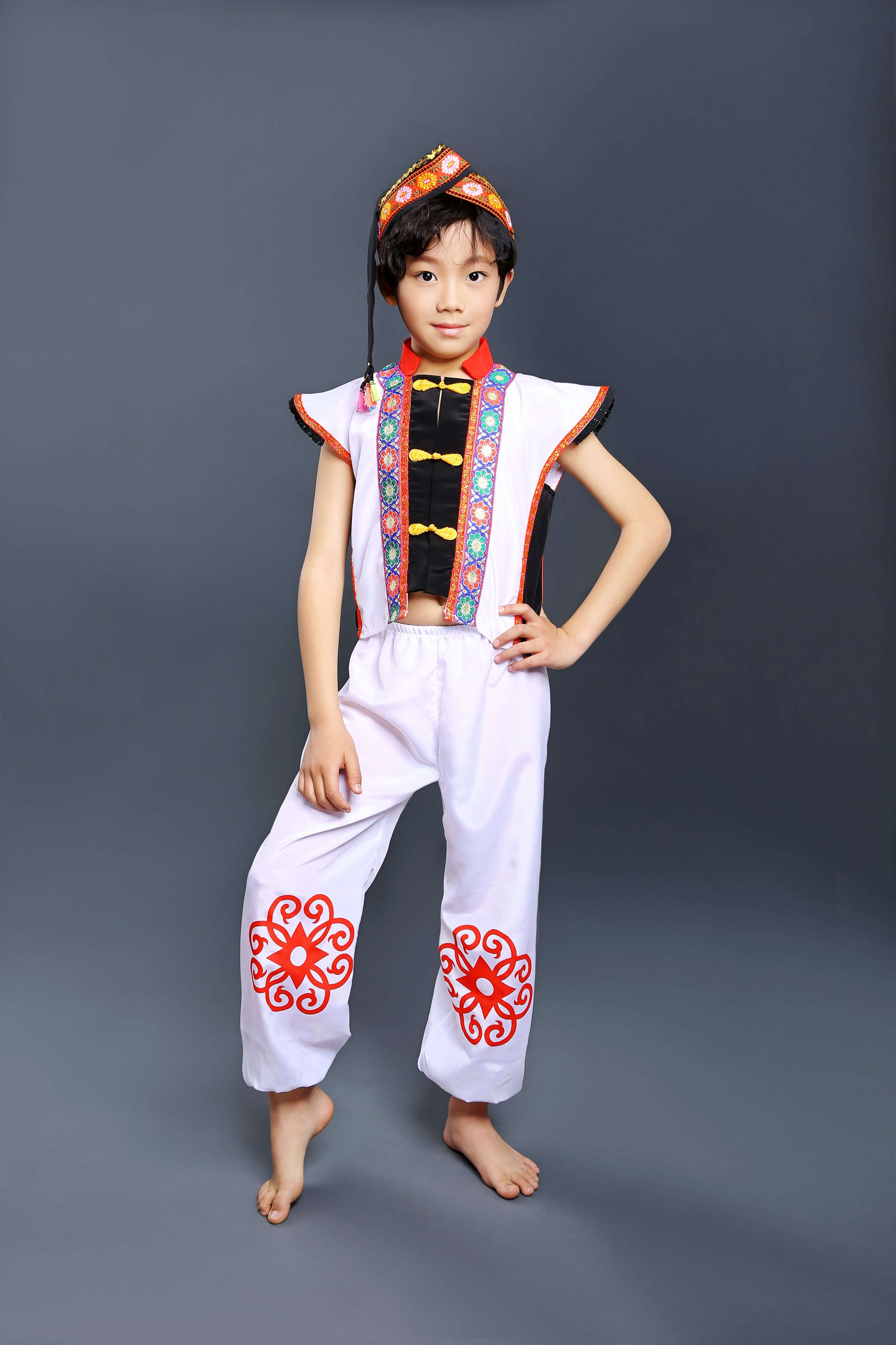 男童佤族葫芦丝演出服