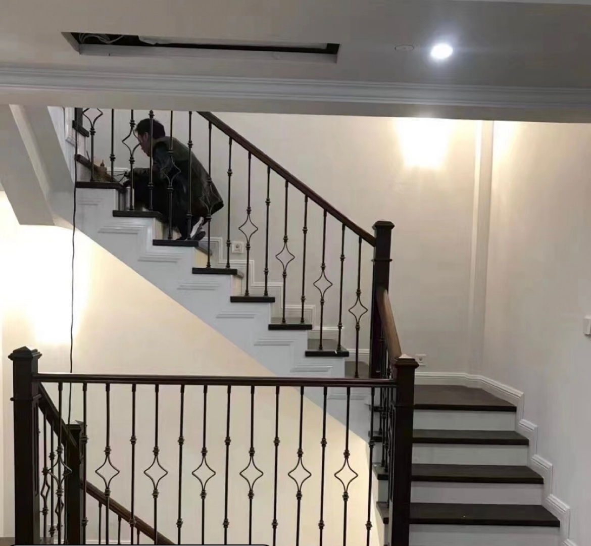 轻奢楼梯扶手不锈钢铁艺扶手实木围栏别墅扶手楼梯橡木大理石玻璃