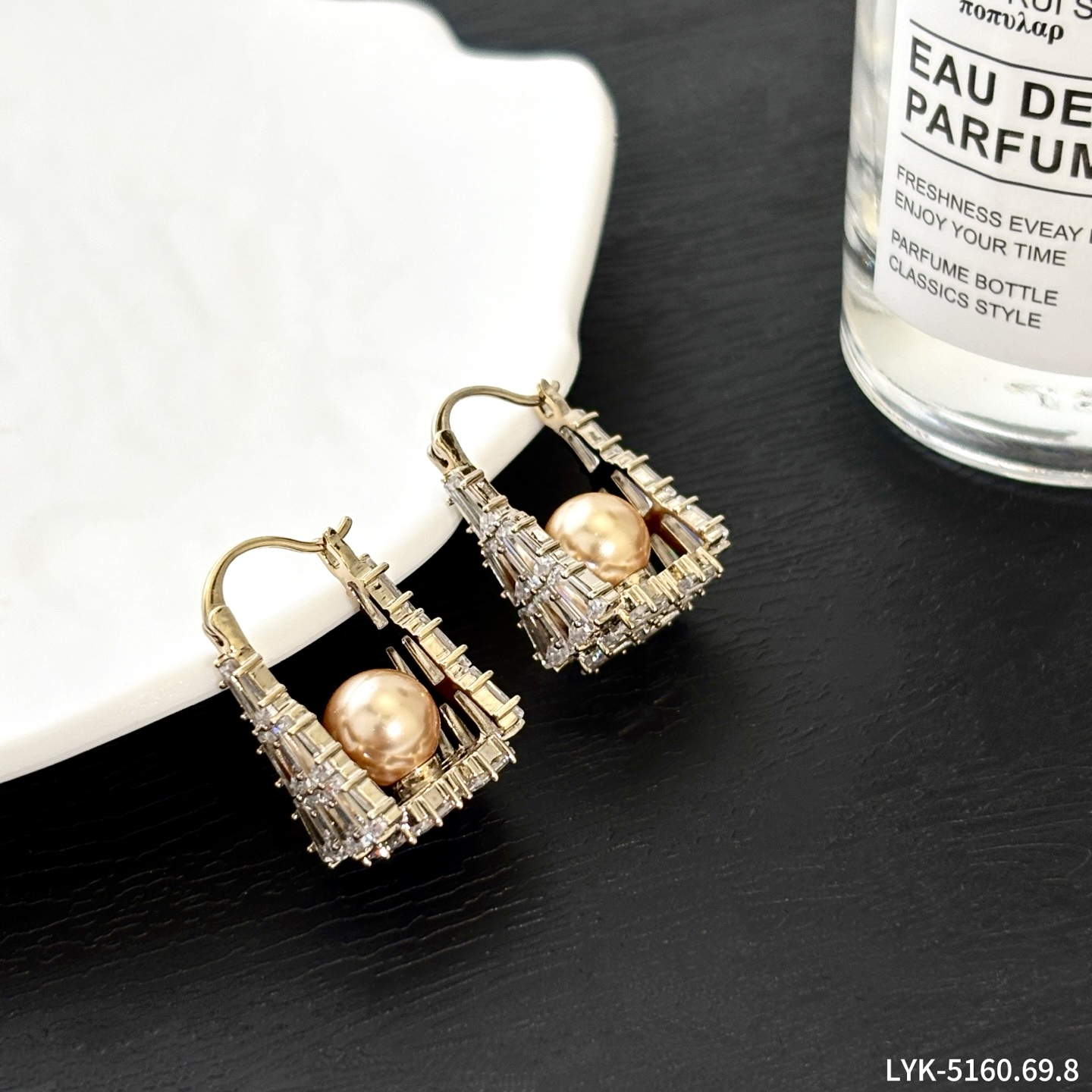 丽银小众欧美风镶钻耳环新款丽贝丽影轻奢满钻香槟色珍珠提篮耳扣