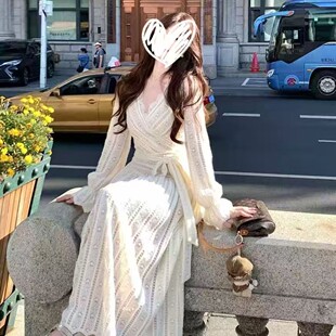 法式甜美V领长袖连衣裙女收腰显瘦A字裙温柔风修身长款系带连衣裙