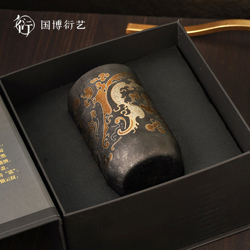 中国国家博物馆青铜犀尊钛杯