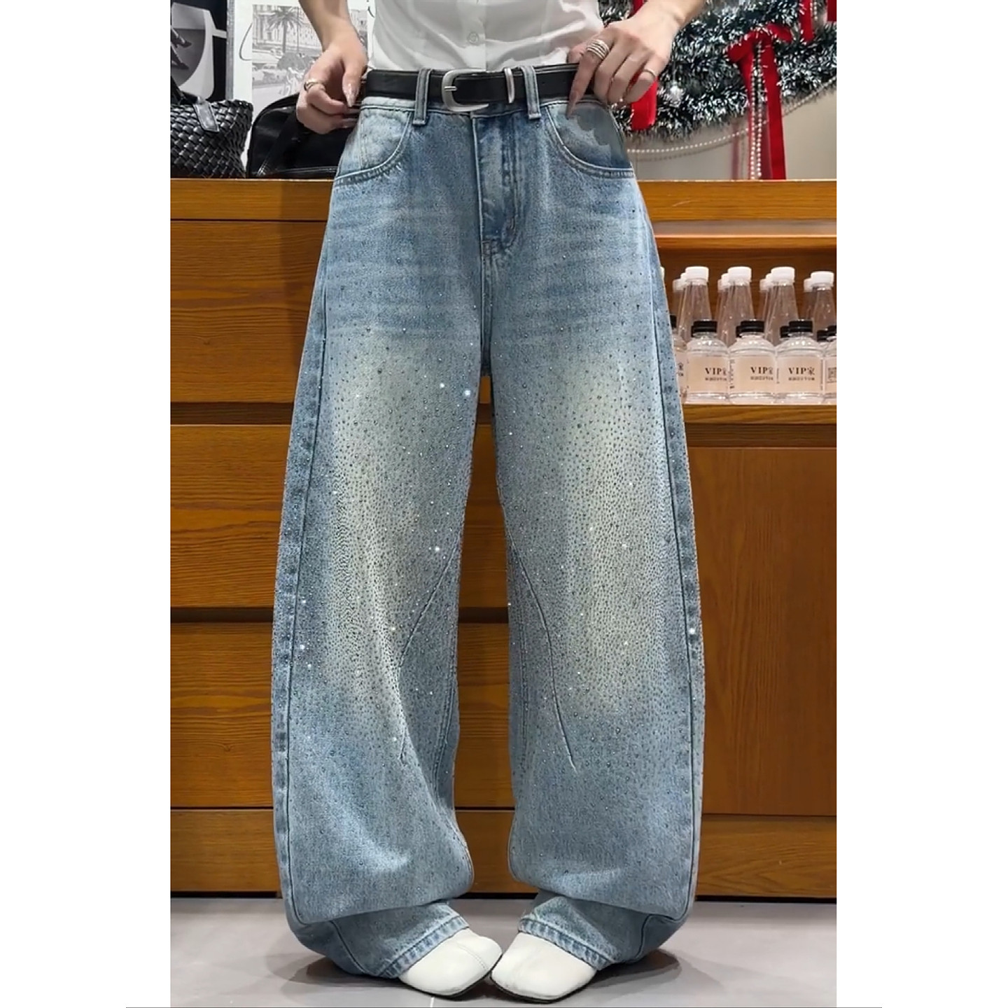 大码美式复古个性裁剪烫钻弯刀牛仔裤女2026新款宽松显瘦阔腿长裤,女装/女士精品,大码裤装,淘宝优惠券,粉丝福利购,淘宝优惠卷