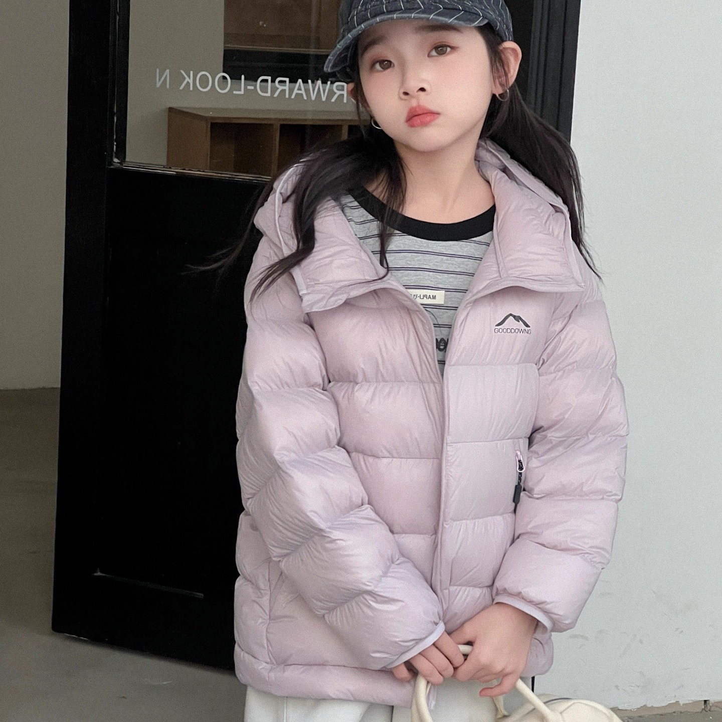 2025冬季新款儿童洋气男女童轻薄90白鸭绒保暖外套中大童上衣韩版
