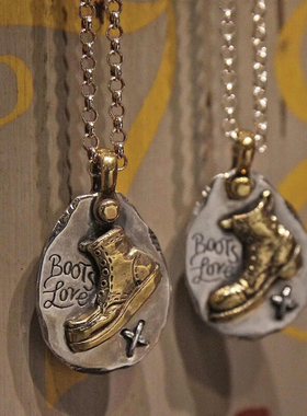 Metalize手工制925银靴子吊坠