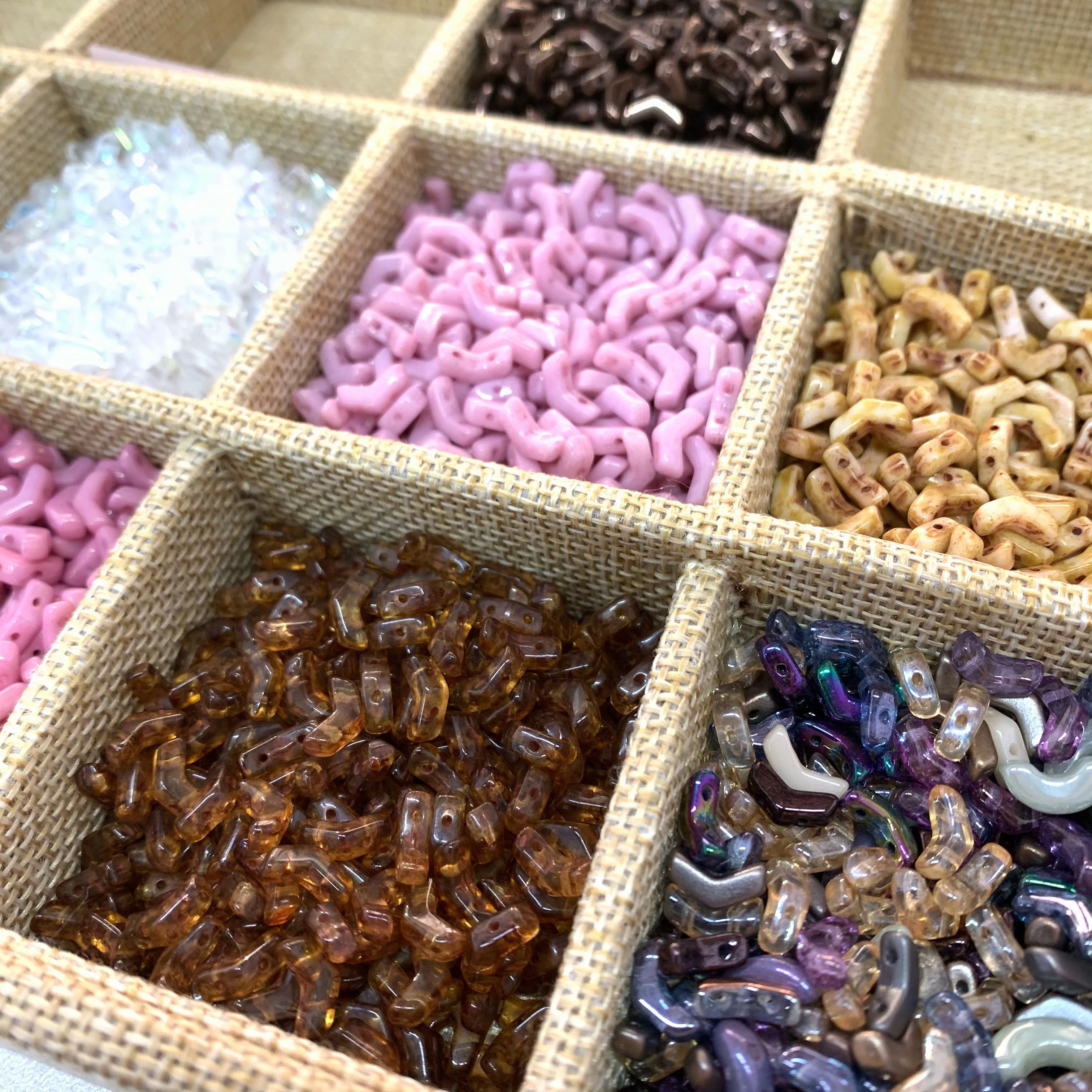 进口捷克双孔箭头珠饰品DIY手工项链手链玻璃散珠 串珠流光,饰品/流行首饰/时尚饰品新,其他DIY饰品配件,淘宝优惠券,粉丝福利购,淘宝优惠卷